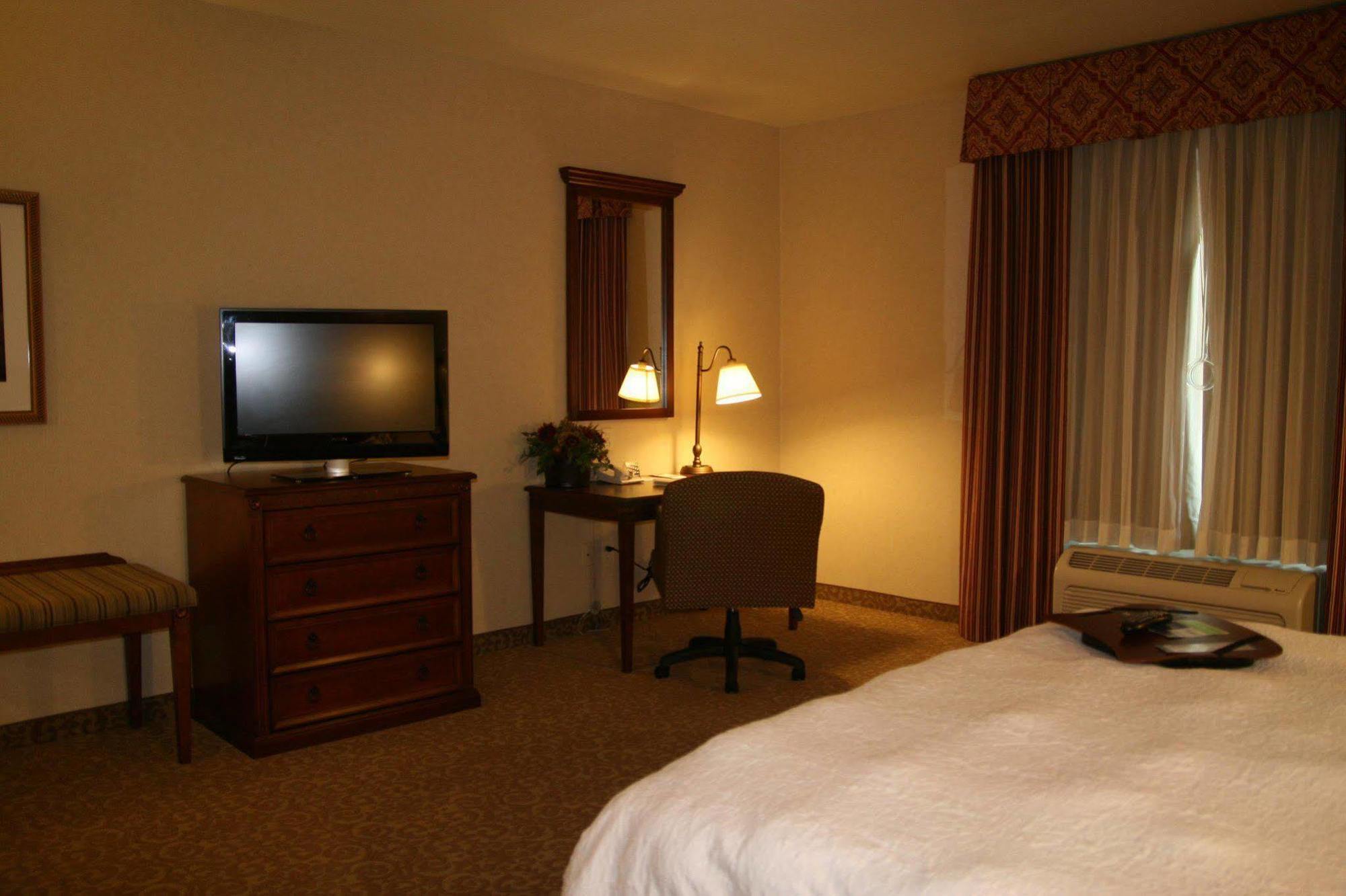 洛迪汉普顿酒店及套房 客房 照片